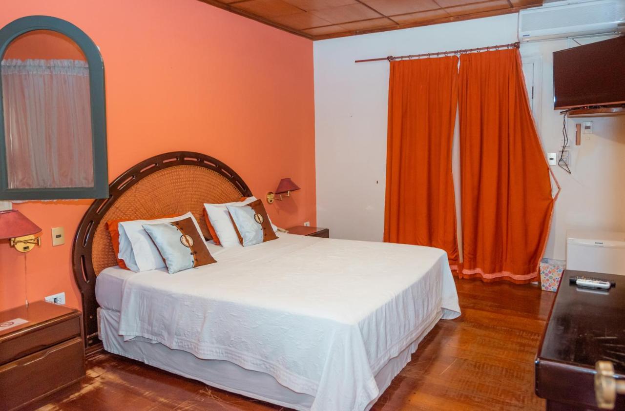 Casa Blanca Hotel Ciudad del Este Buitenkant foto