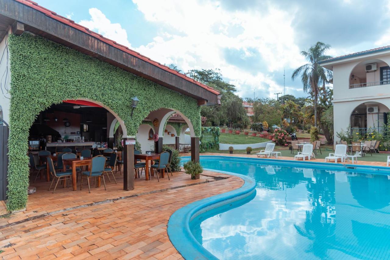 Casa Blanca Hotel Ciudad del Este Buitenkant foto